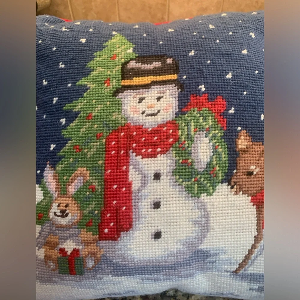 Vintage Needlepoint Christmas Decorative Throw Pillow